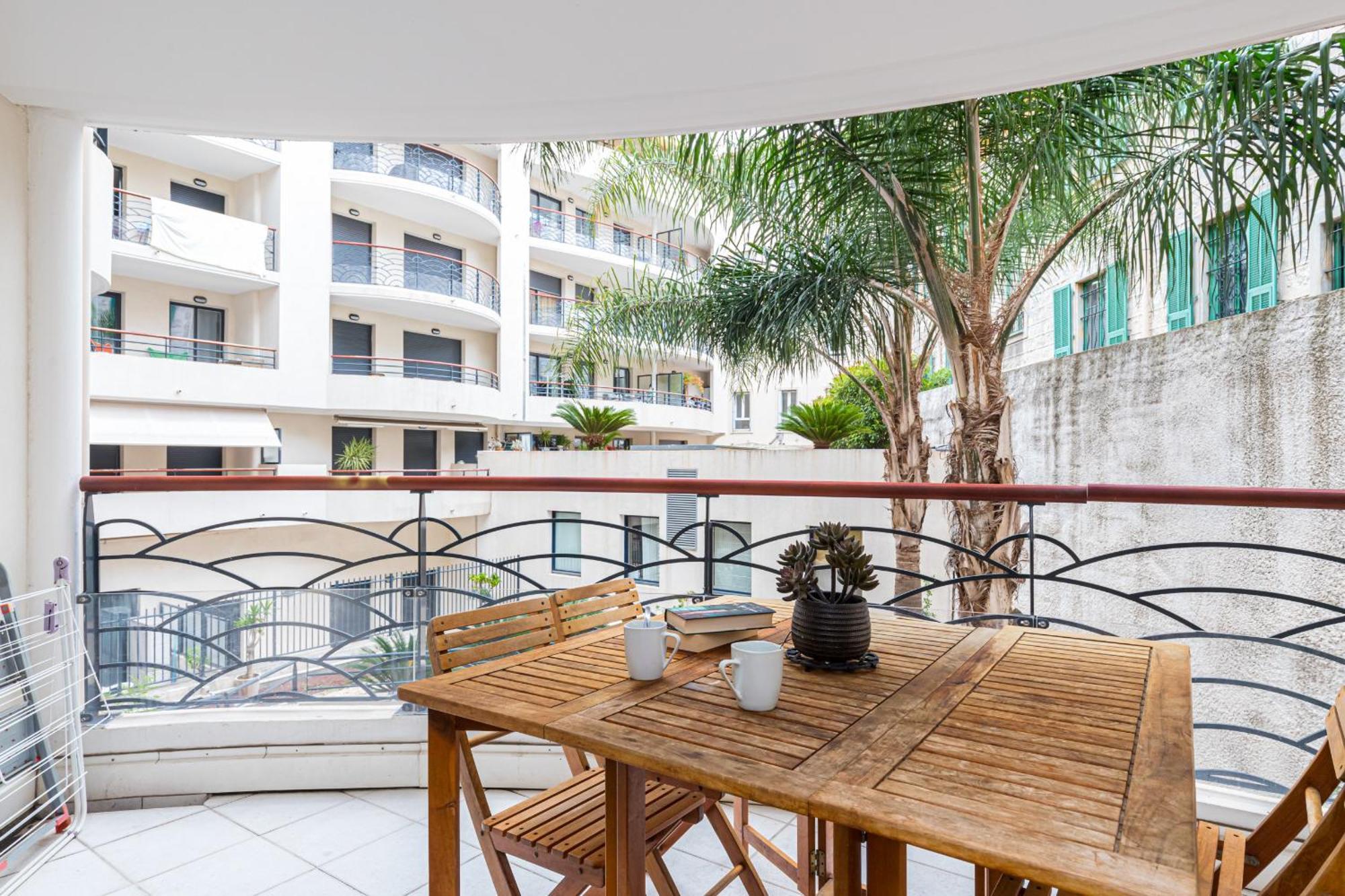 Nice 1 Bedroom Downtown Carre D'Or With Garage Εξωτερικό φωτογραφία