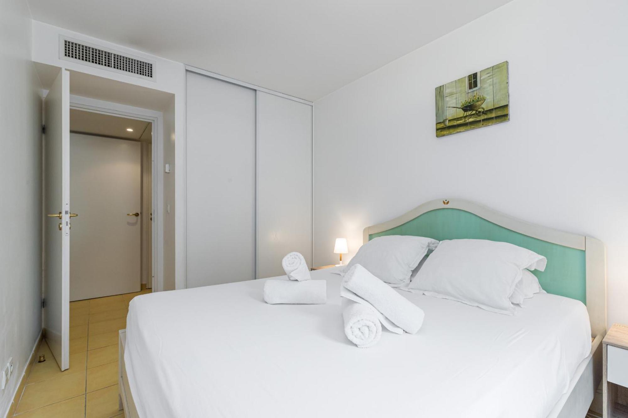 Nice 1 Bedroom Downtown Carre D'Or With Garage Εξωτερικό φωτογραφία